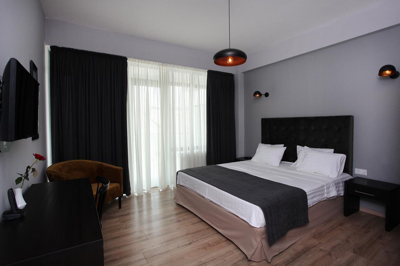 L.M Club Hotel Tbilisi Ngoại thất bức ảnh